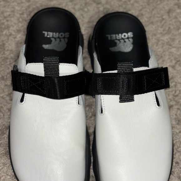 Sorel White and Black Slip-On‎ Shoes - Picture 2 of 6